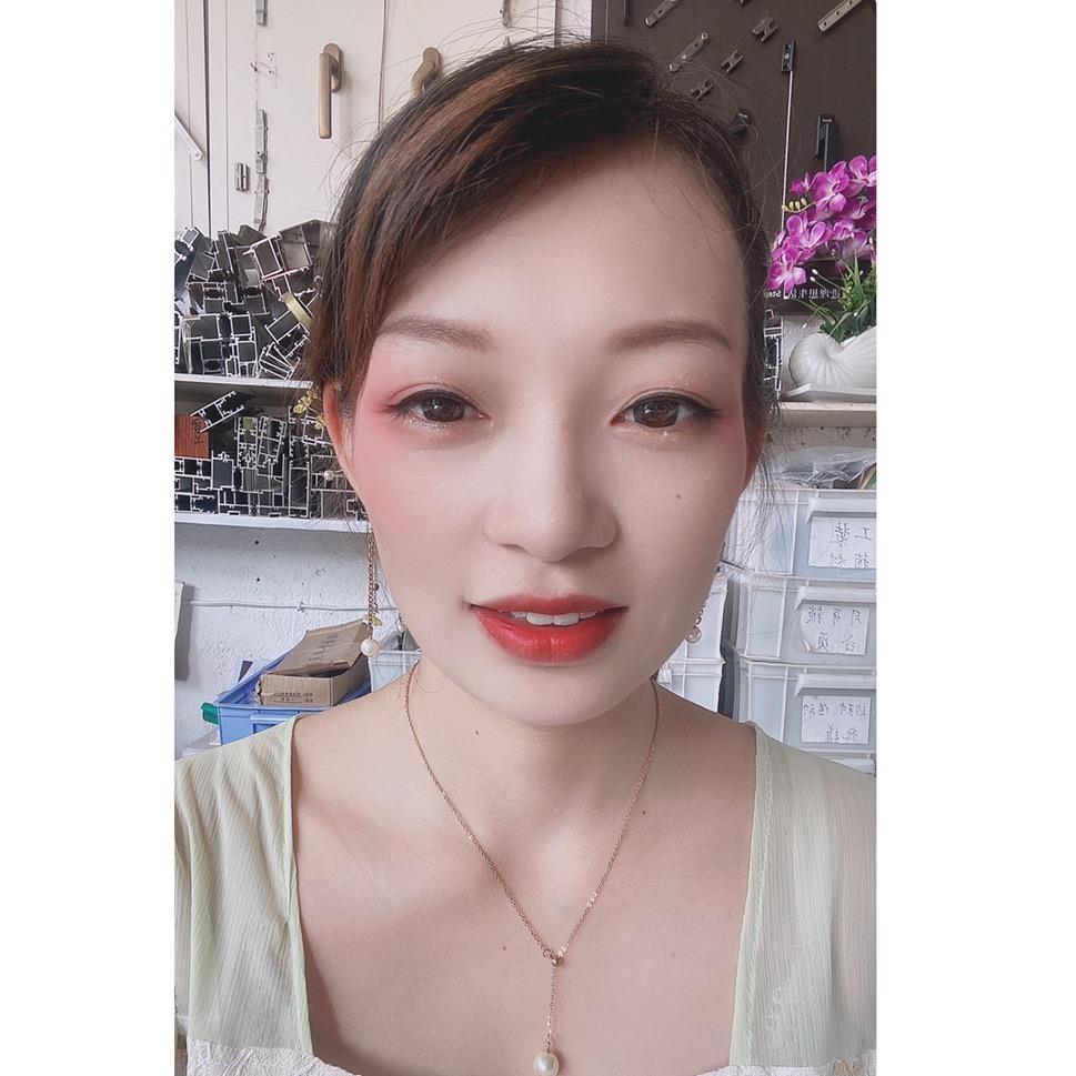 窗宝谢明媚-硅宝胶·威必驰系统门窗配件