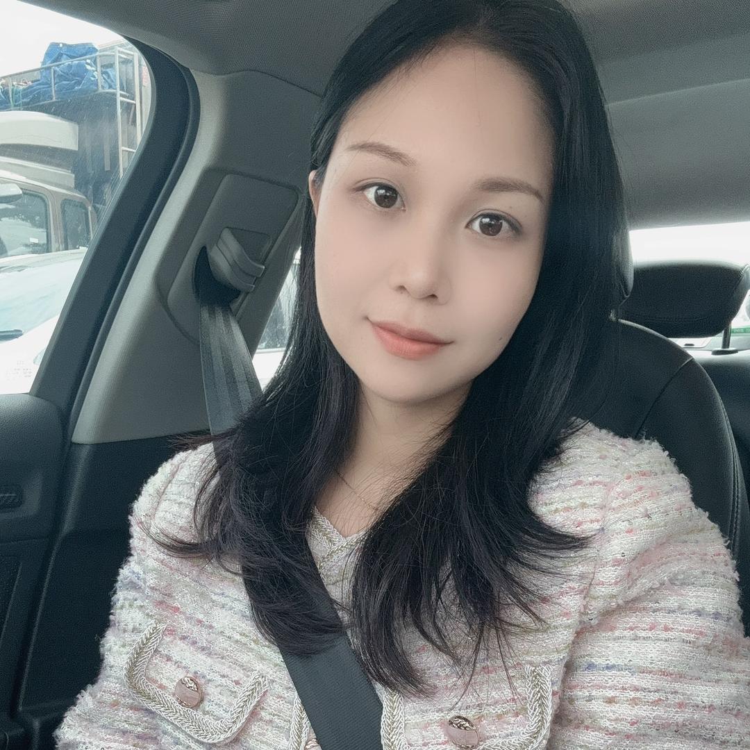 日进斗金湛女士