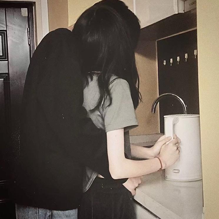饱饱-.