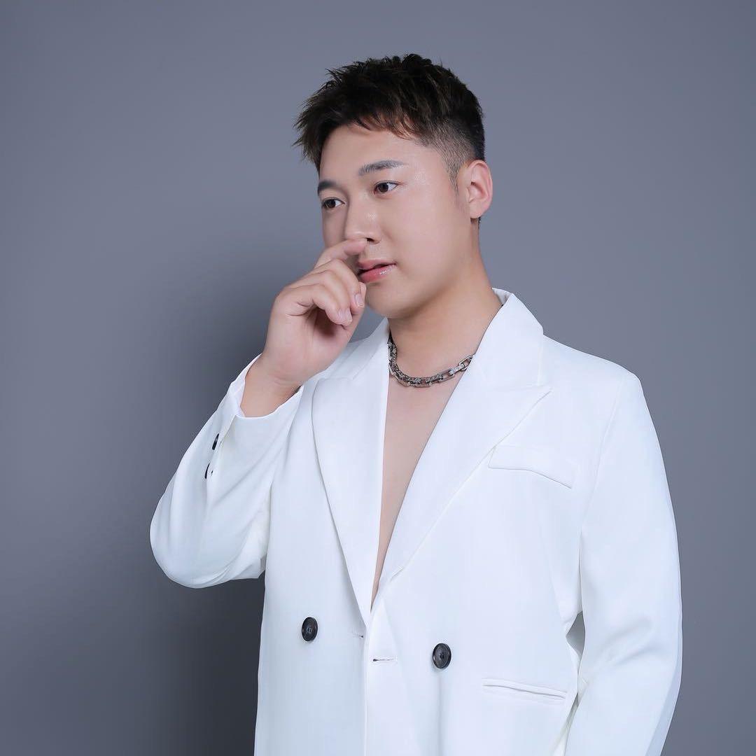 盖伦-郑州专注男士发型设计