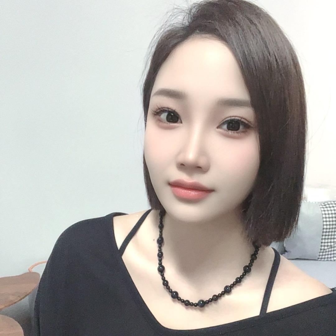 小五有酒窝