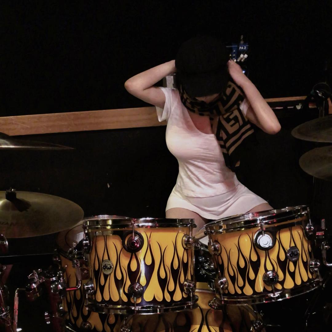 楼下的软耳朵猫