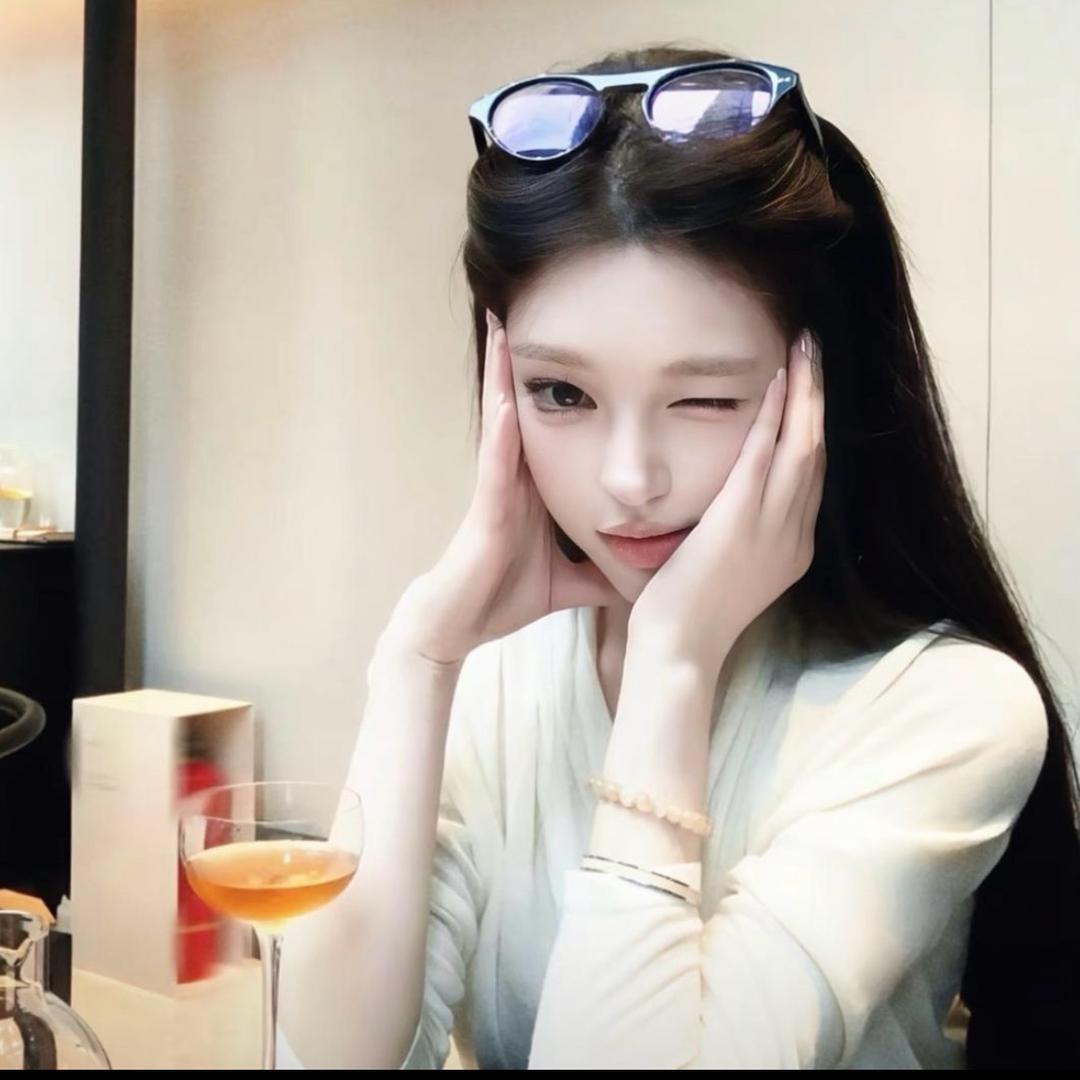 胡嘉桐.