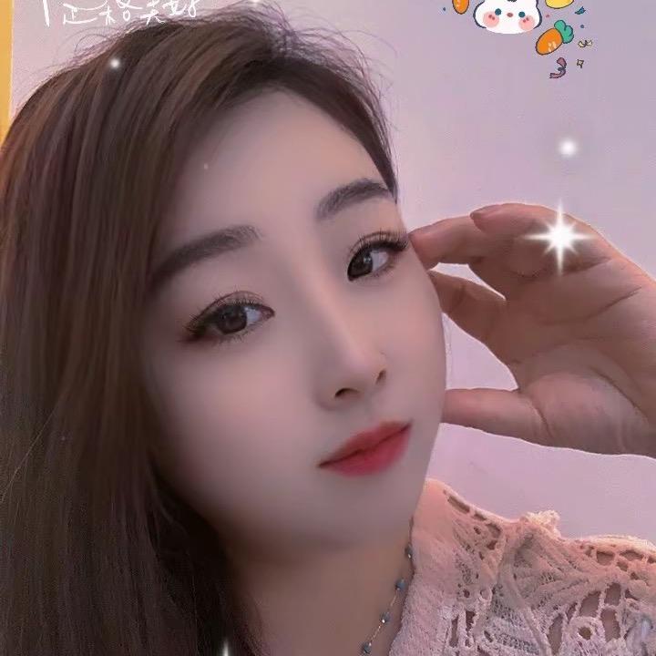 ꧁༺芳草亦倾心༻꧂