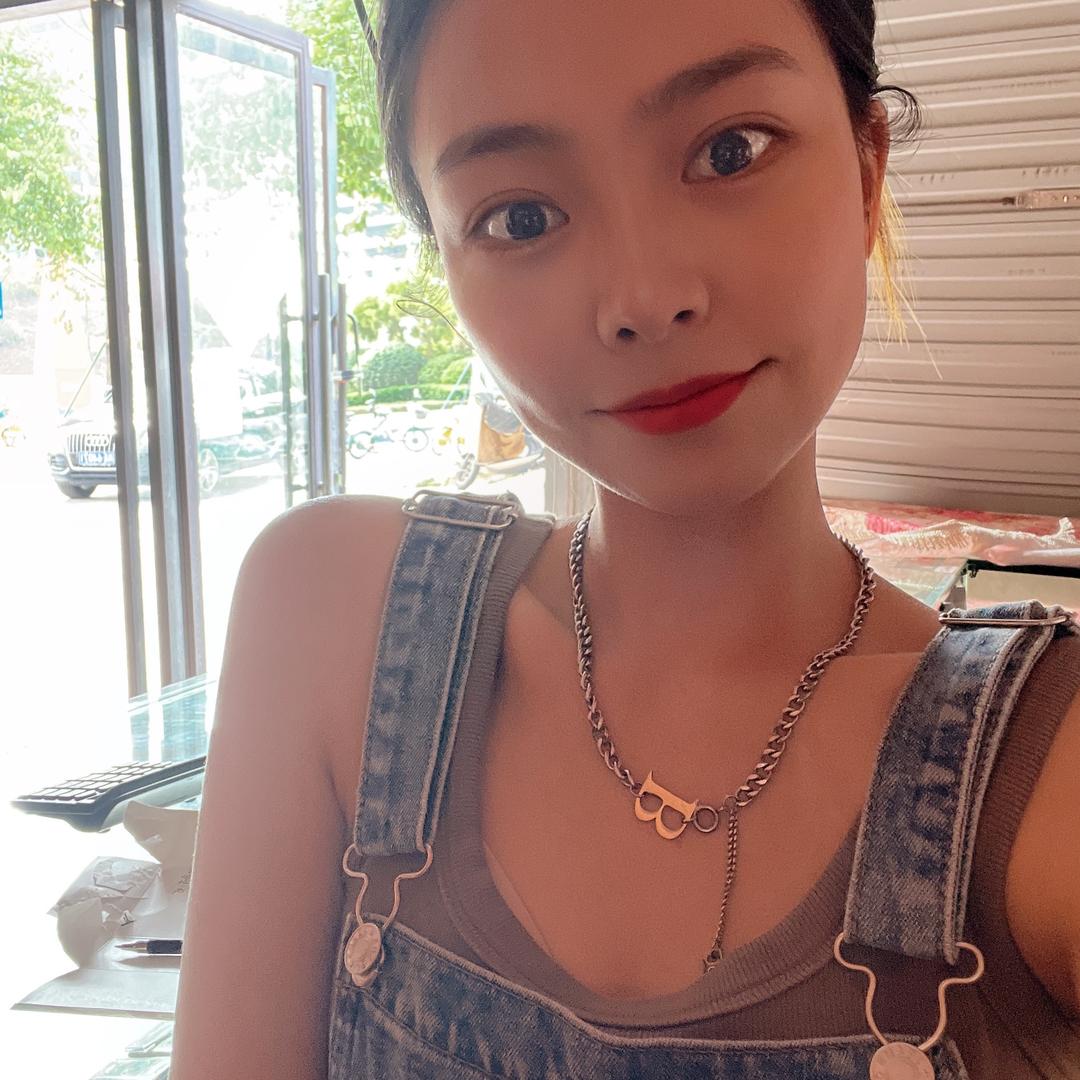 艾生生（工地食堂老板娘）
