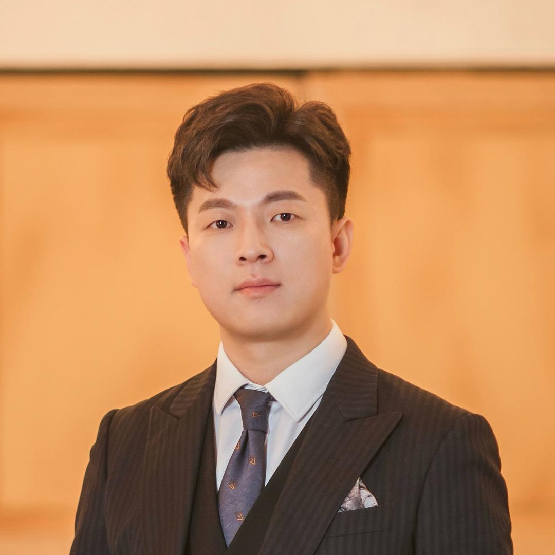 小靳记录银发拉丁