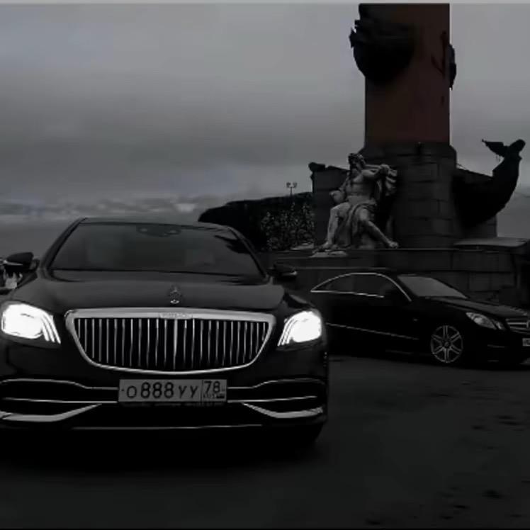 男神走路不看路