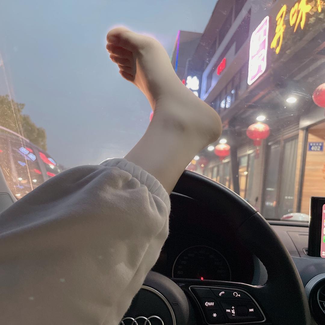 Yᴗanᰔᩚ 溜溜
