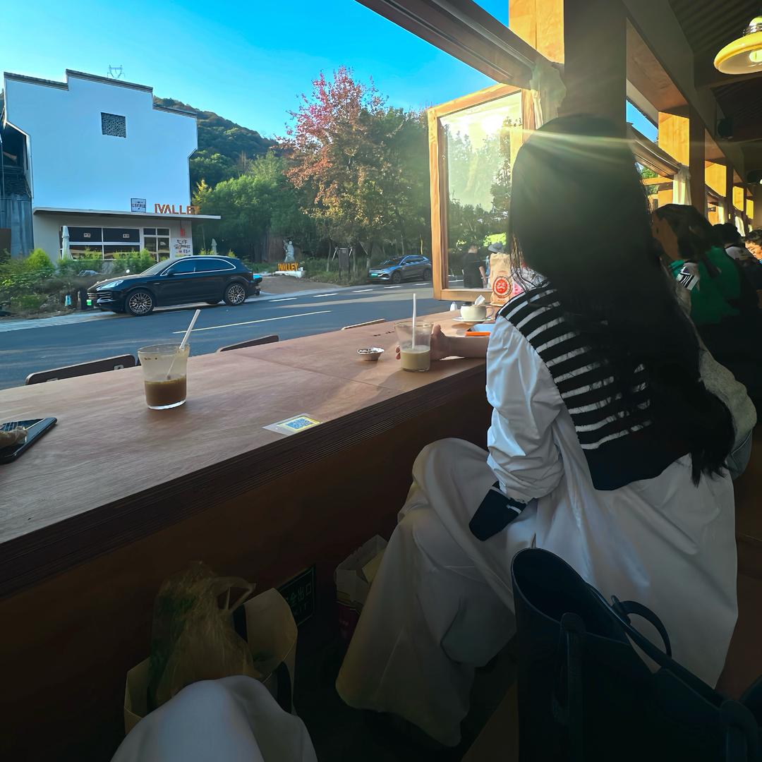 江一曼