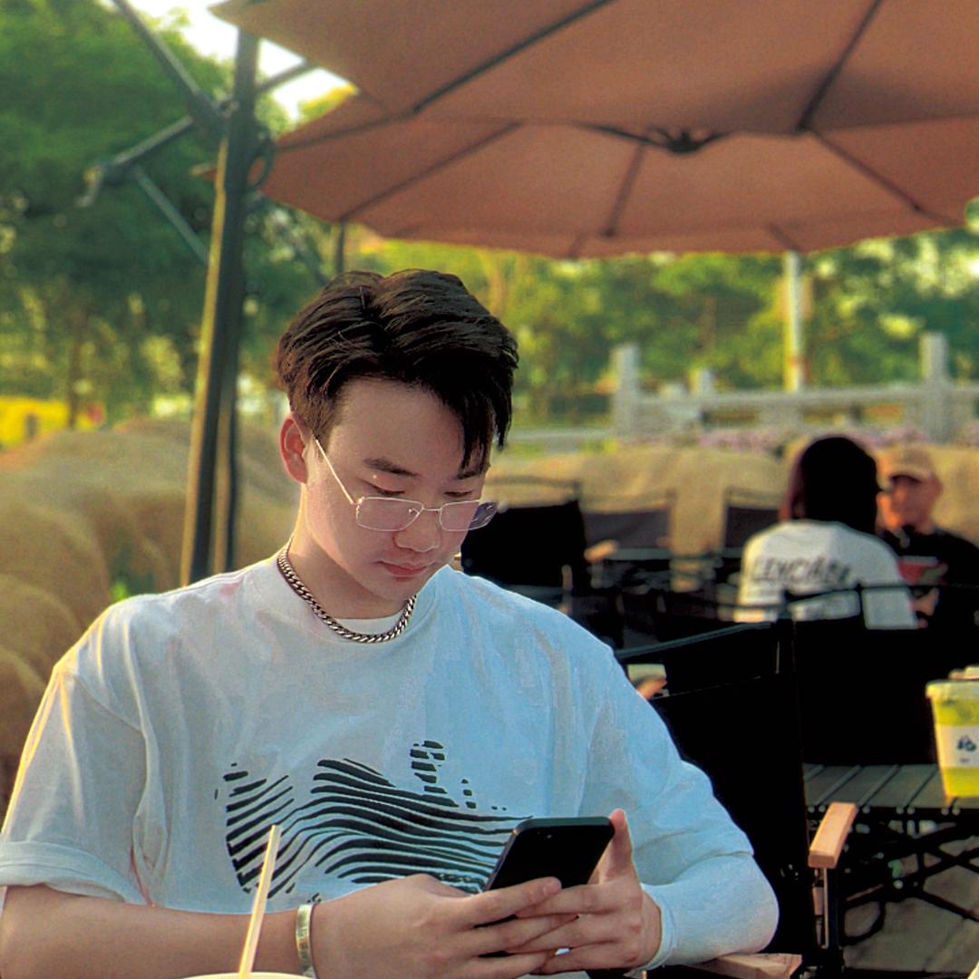 小徐哥（榨汁机在橱窗）