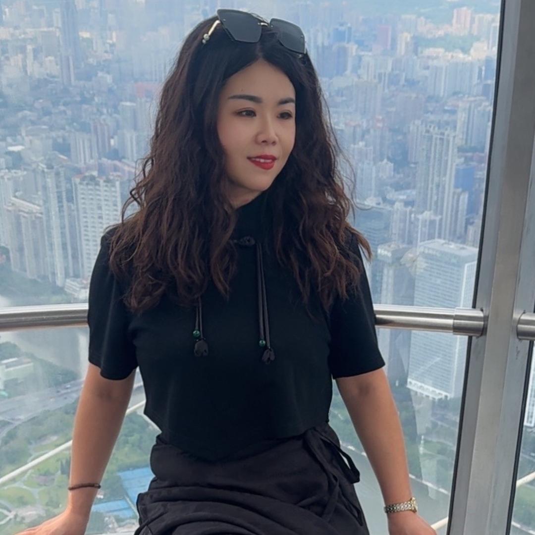 小莲  ^◕‿◕^ ੭