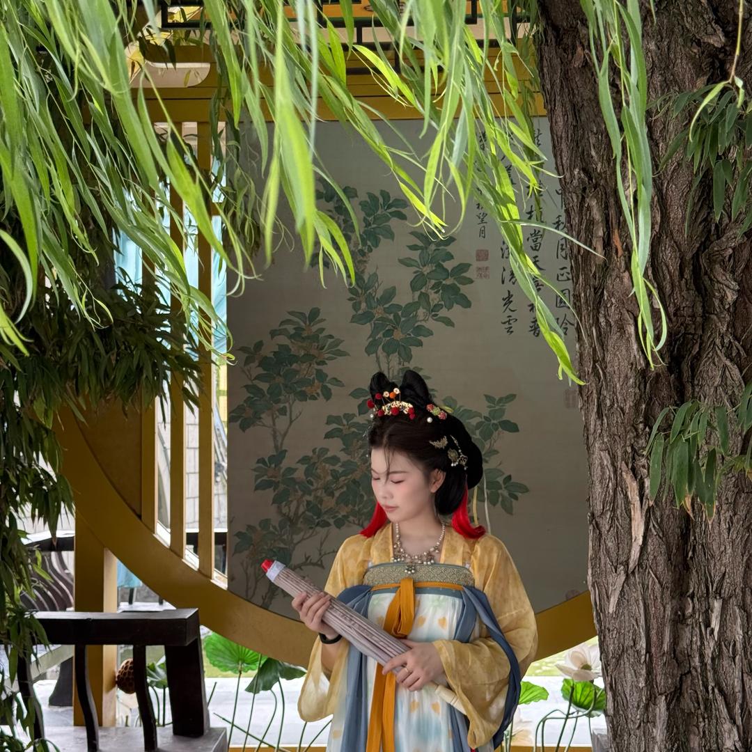 小静ღ