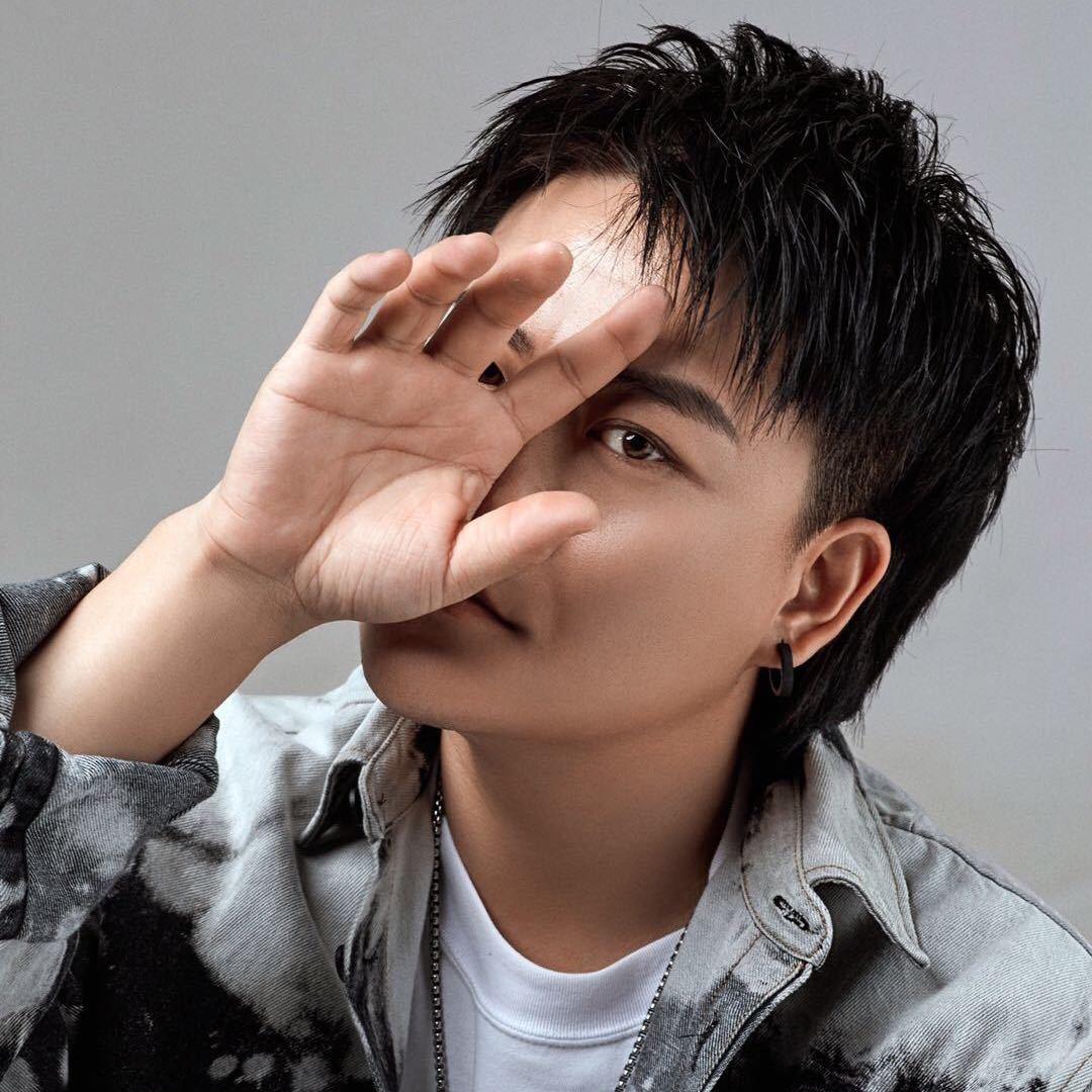 刘创专注烫染十五年（染膏洗护点橱窗）