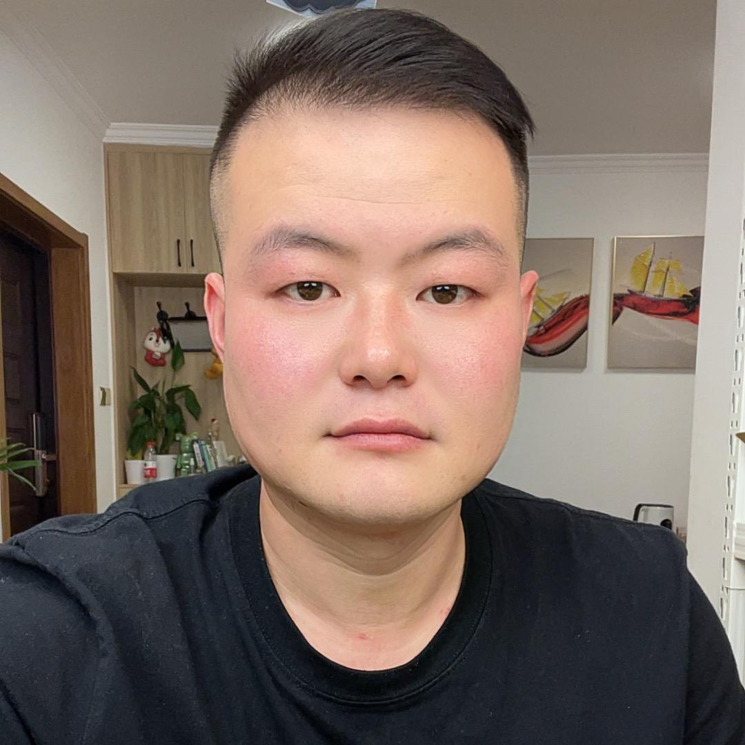 两只小胖熊