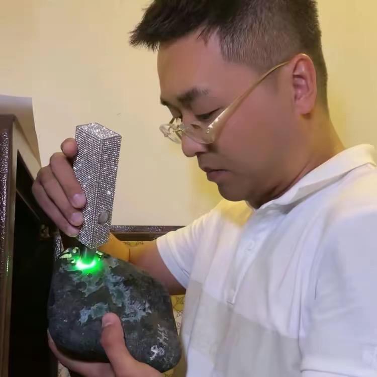六哥翡翠