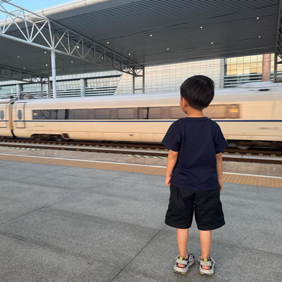 朵朵赫赫爱吃糖