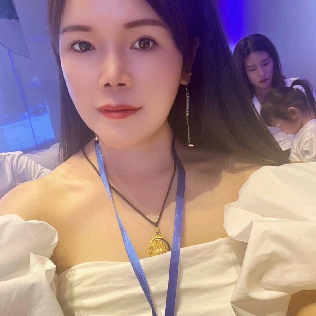 瑞轲雅战略董事燕姐姐