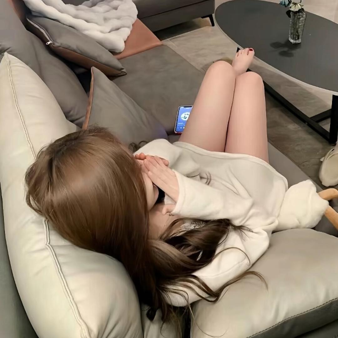 伤心小狗.೓