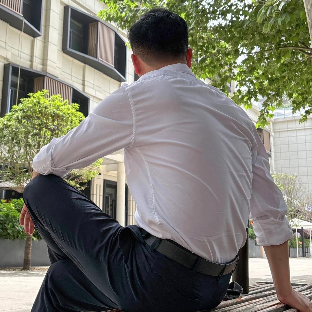 跳鸿毅