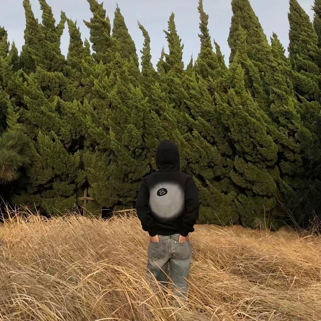 ⛰️.