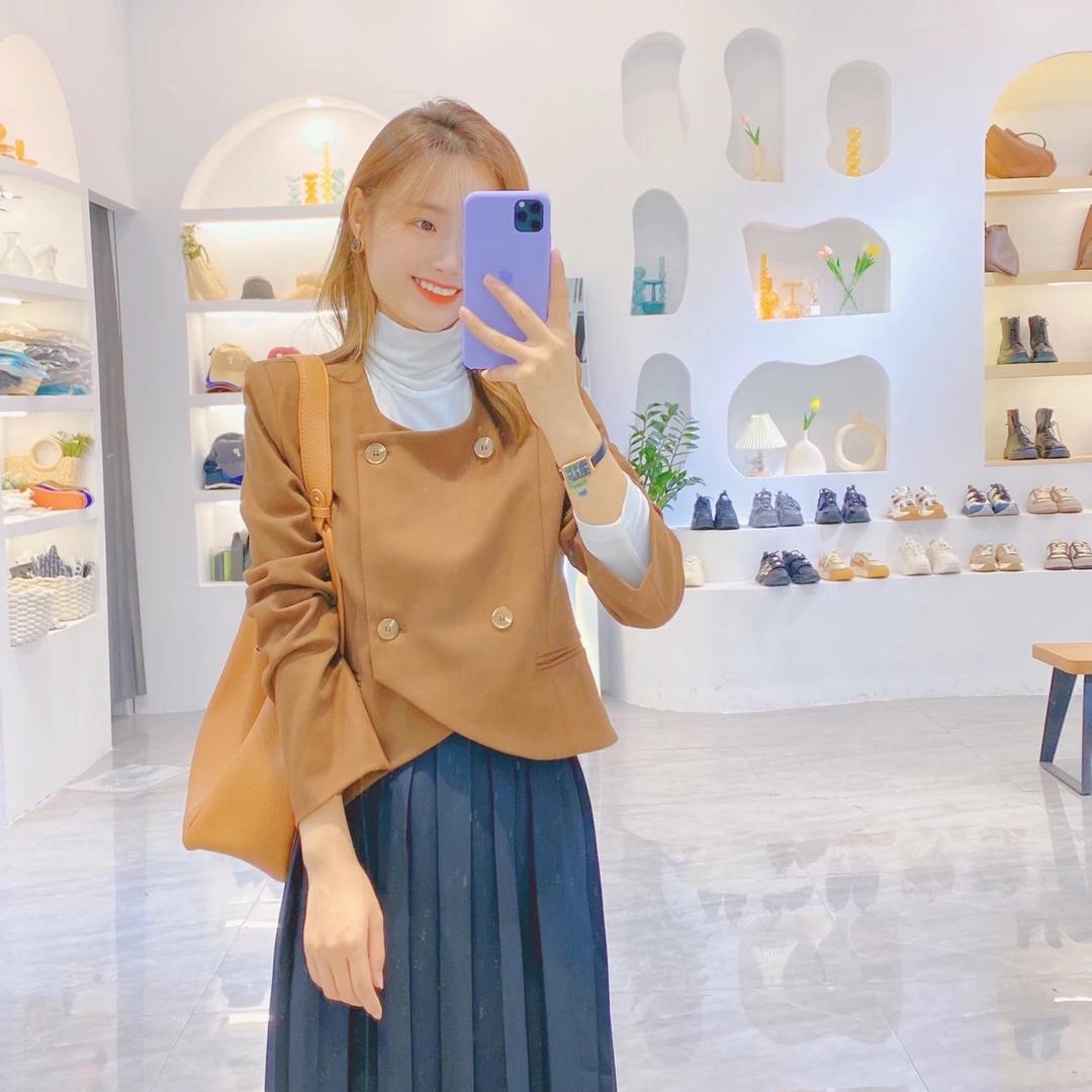 开“黑店”女装的萱萱