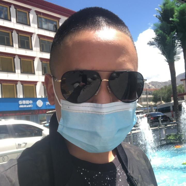 在拉萨的大邑人