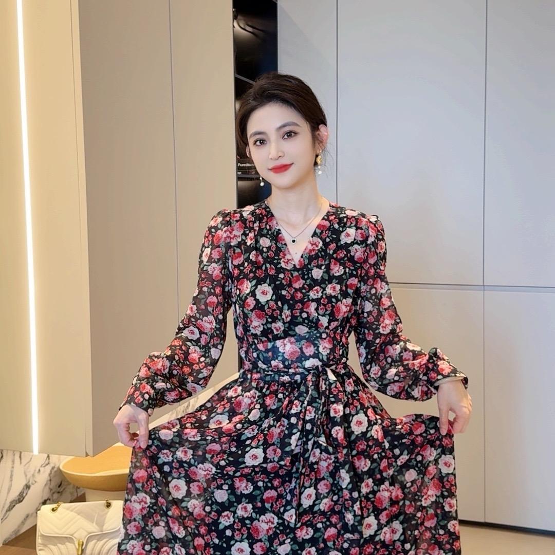 杭州月一蕊轻奢女装