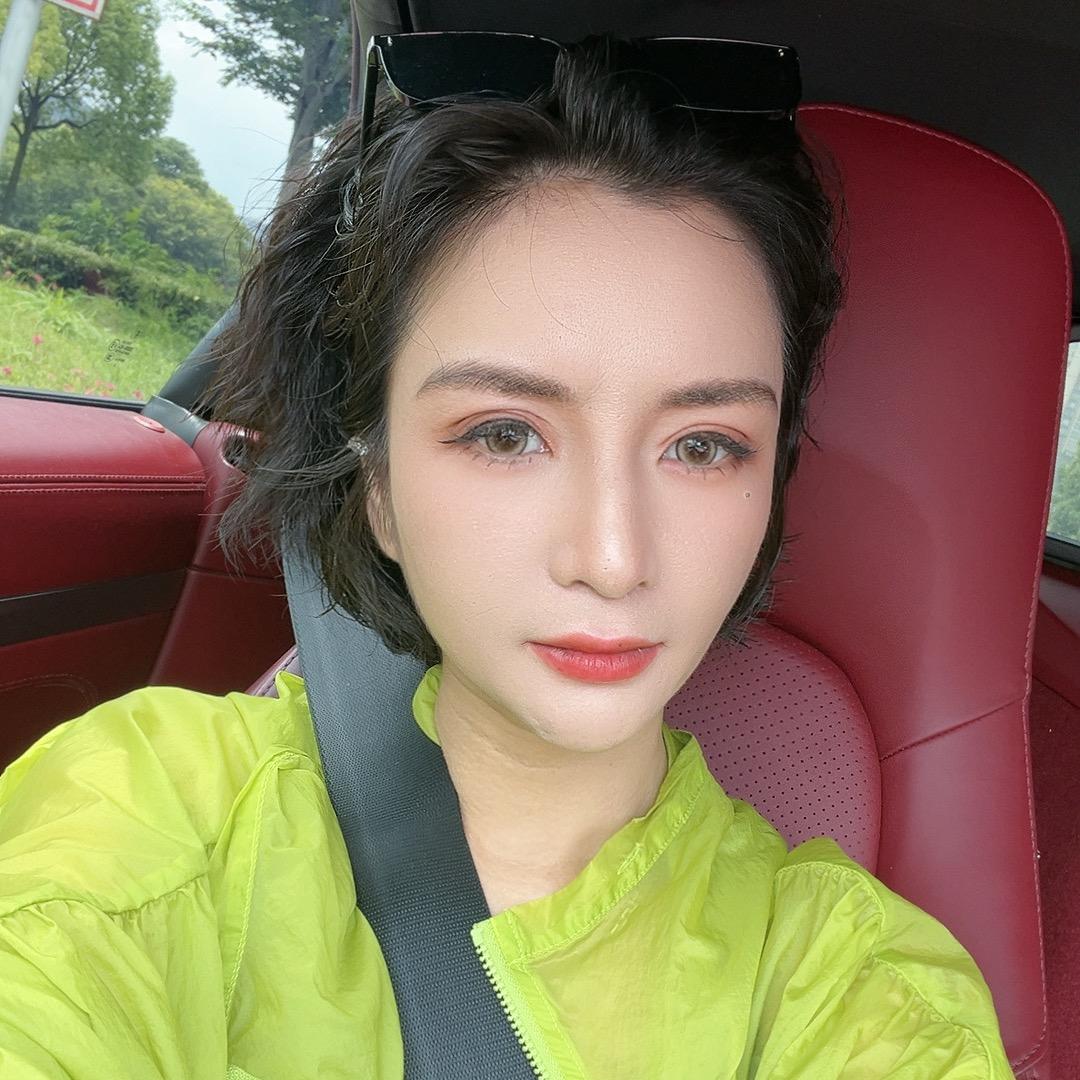 欣欣轻奢皮草