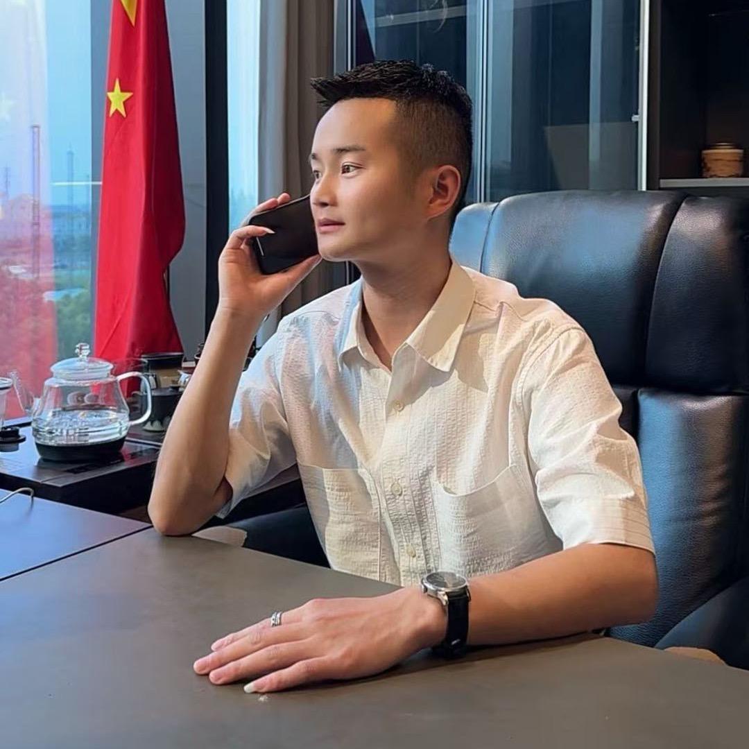 锋锋-在上海(苗族)