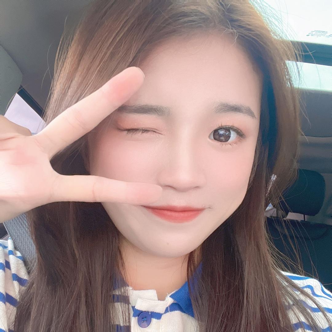 送你一朵小红🌸