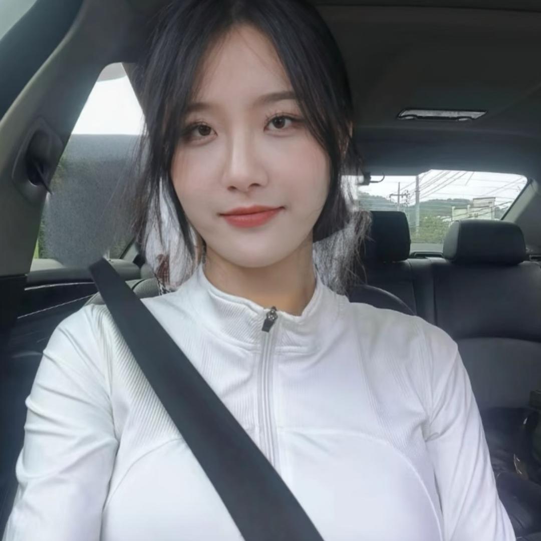 开保时捷小姐姐