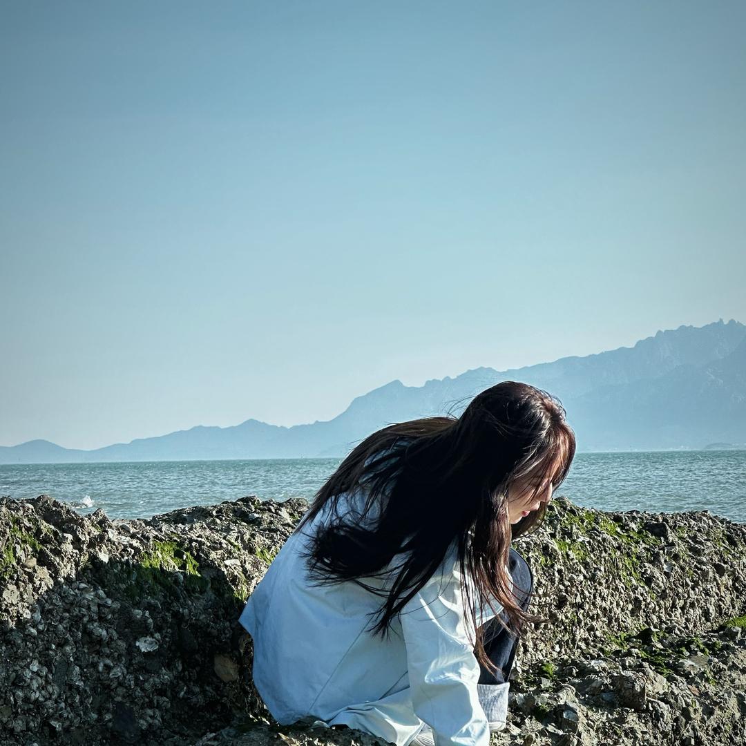 枚栀•