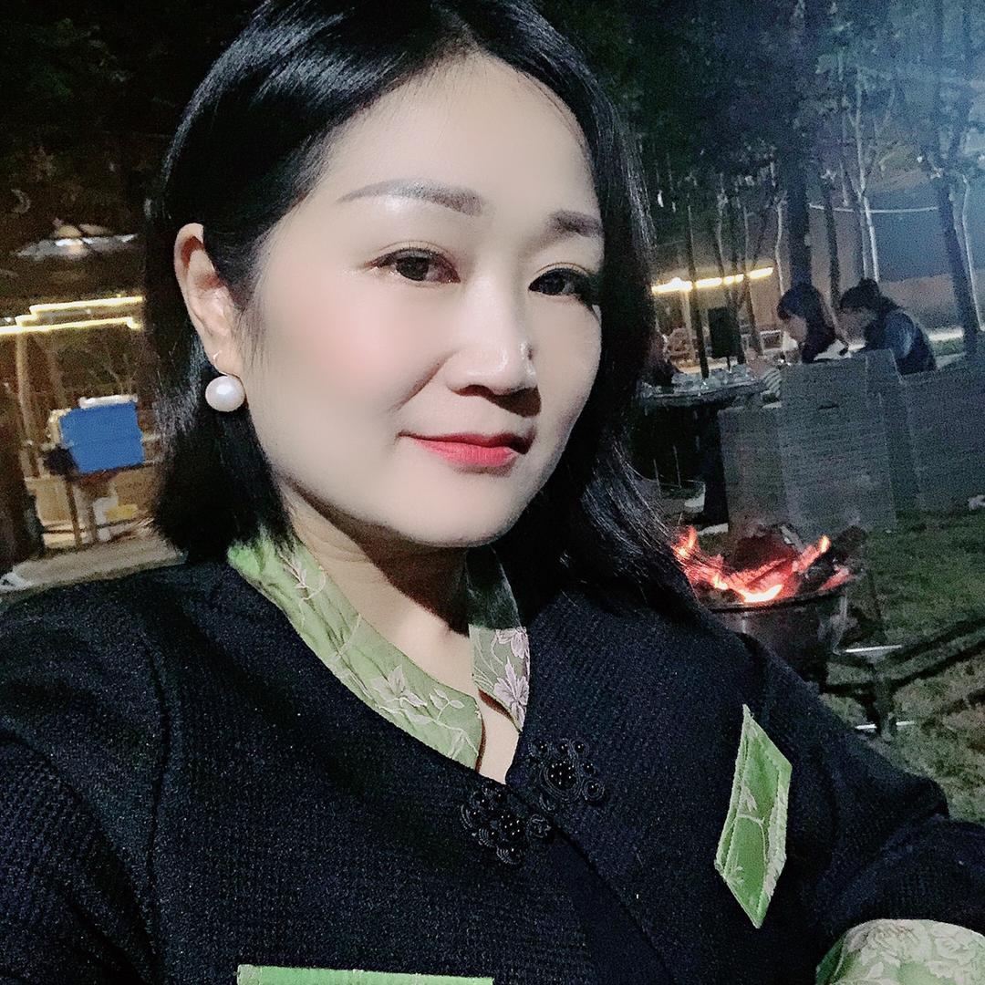 老窝镇五七街亿美汇鞋服