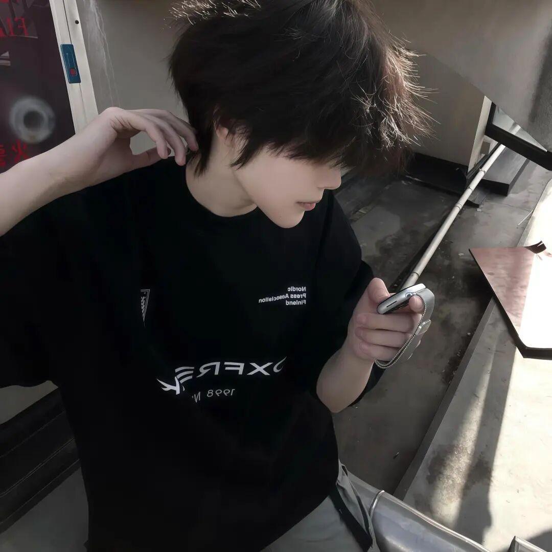 看着我名字读的人是傻子