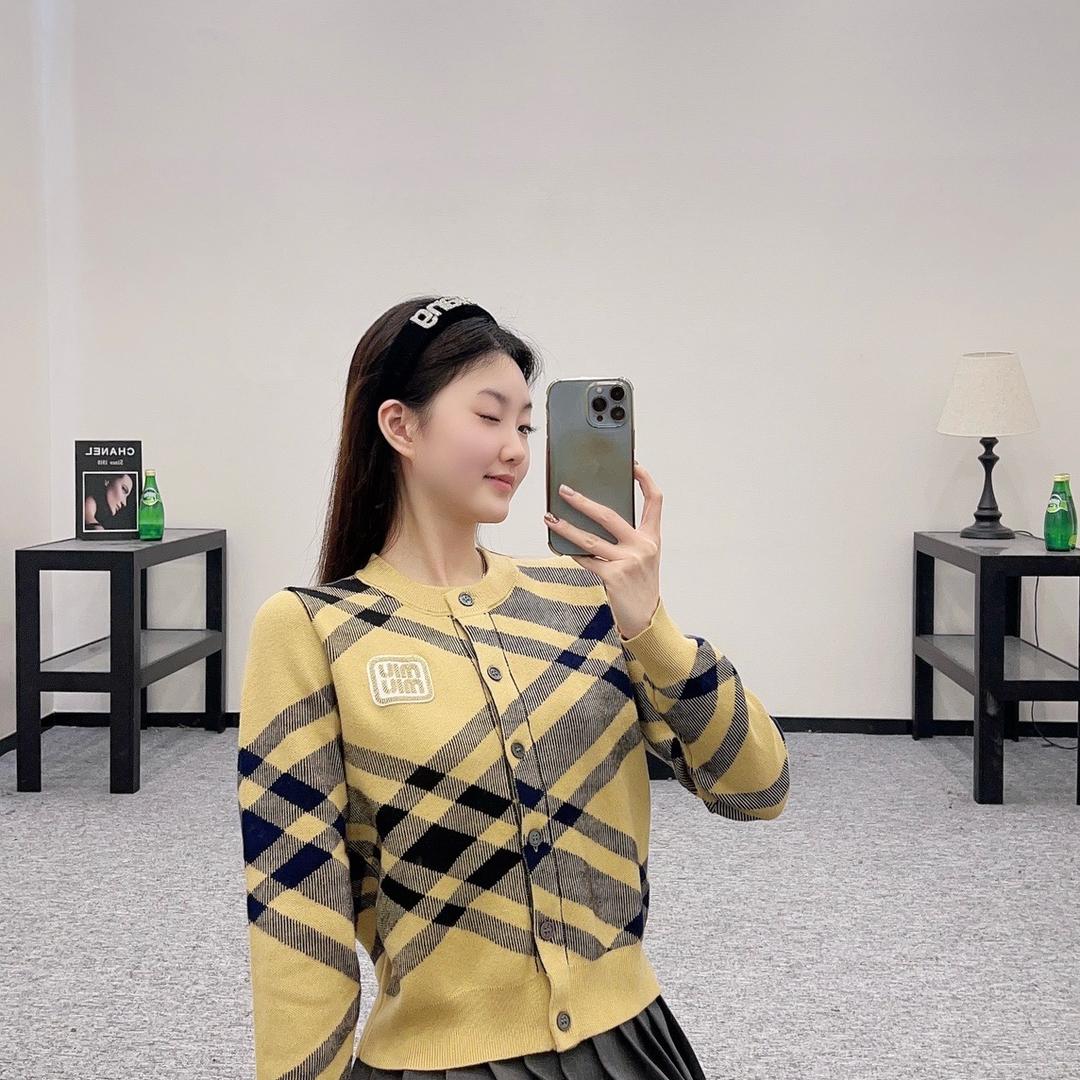 何何  女装零售店