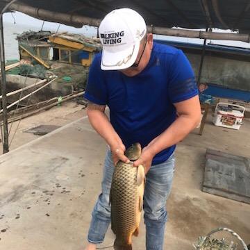 🎣