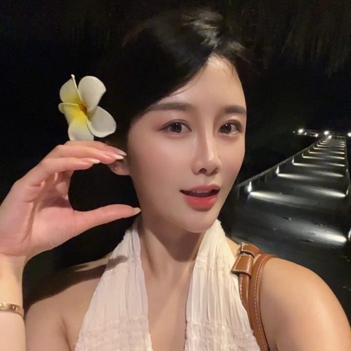小薪亿亿𓅹°