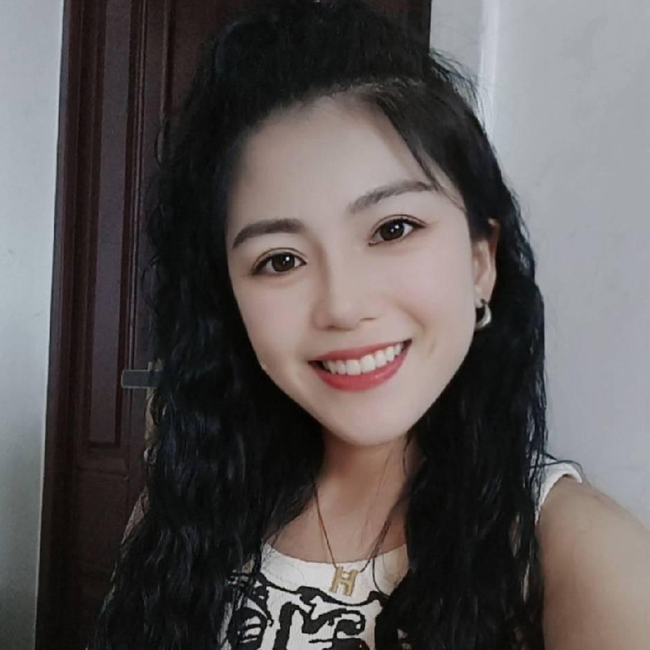 彩宝爱臭美