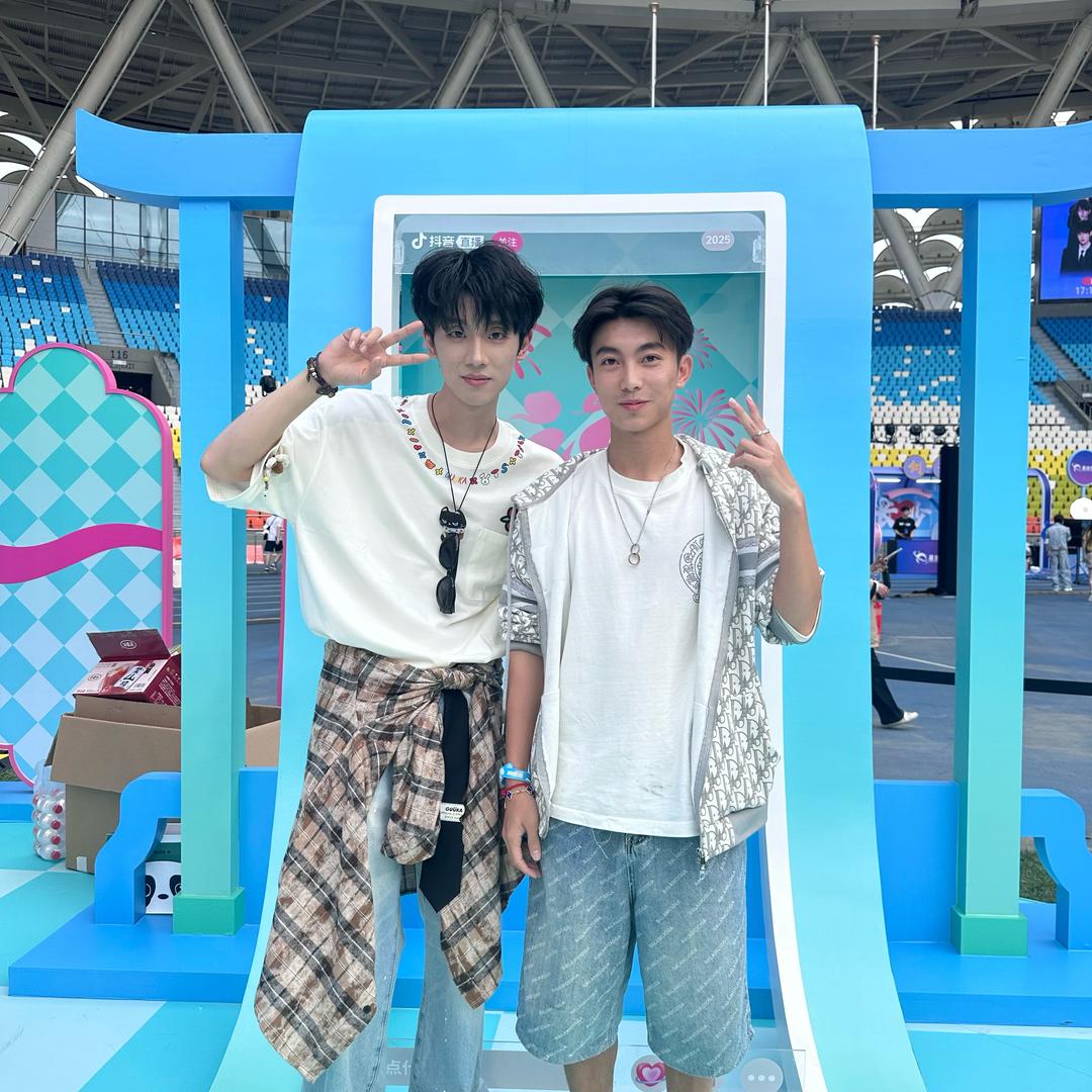 京城少云（5298）@抖音