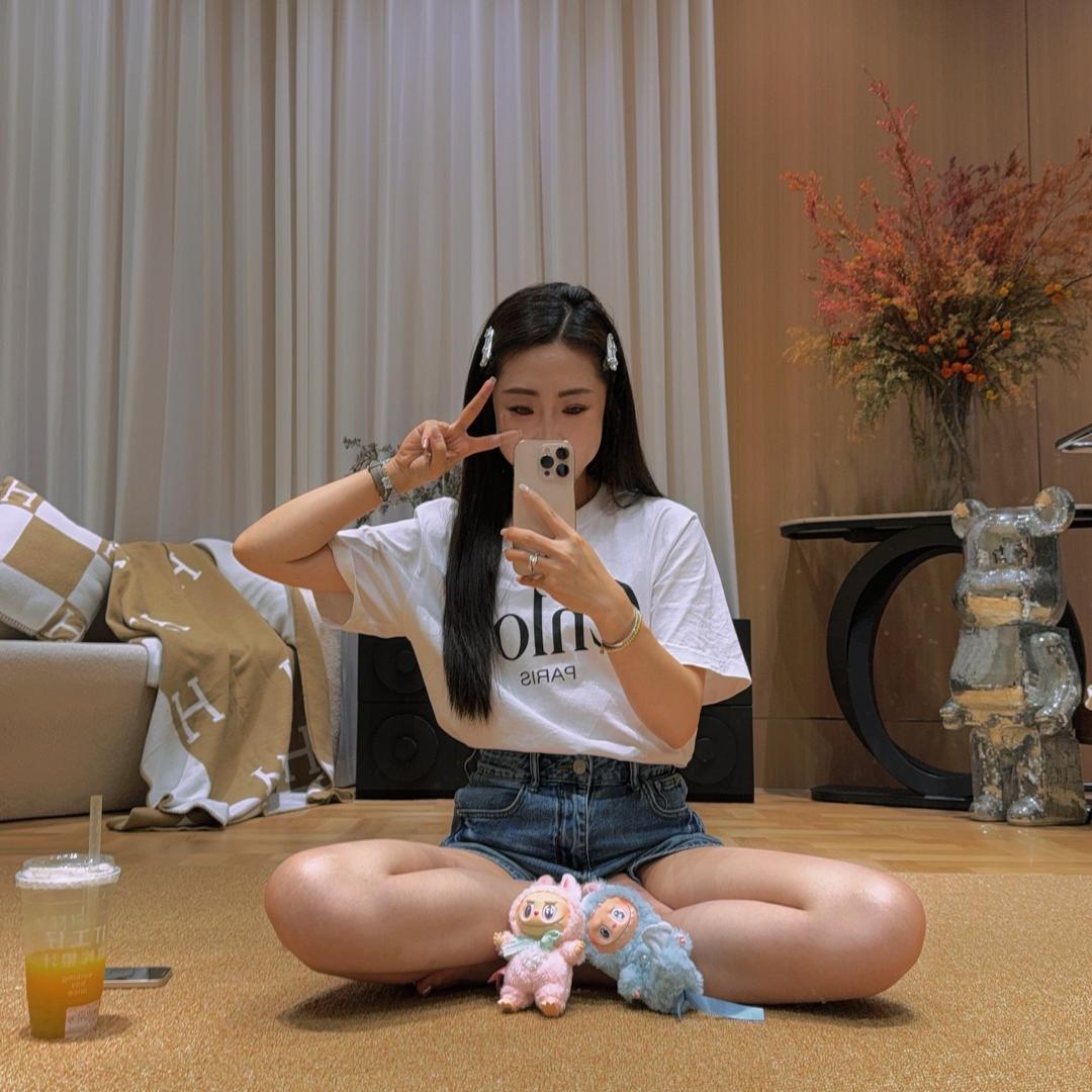 李荧