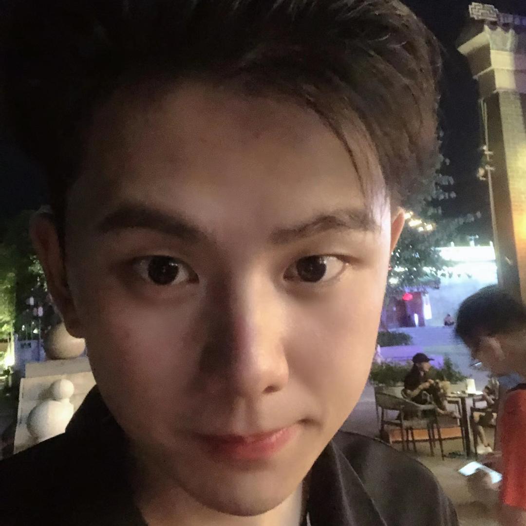 亲爱的何先生（好书在橱窗）