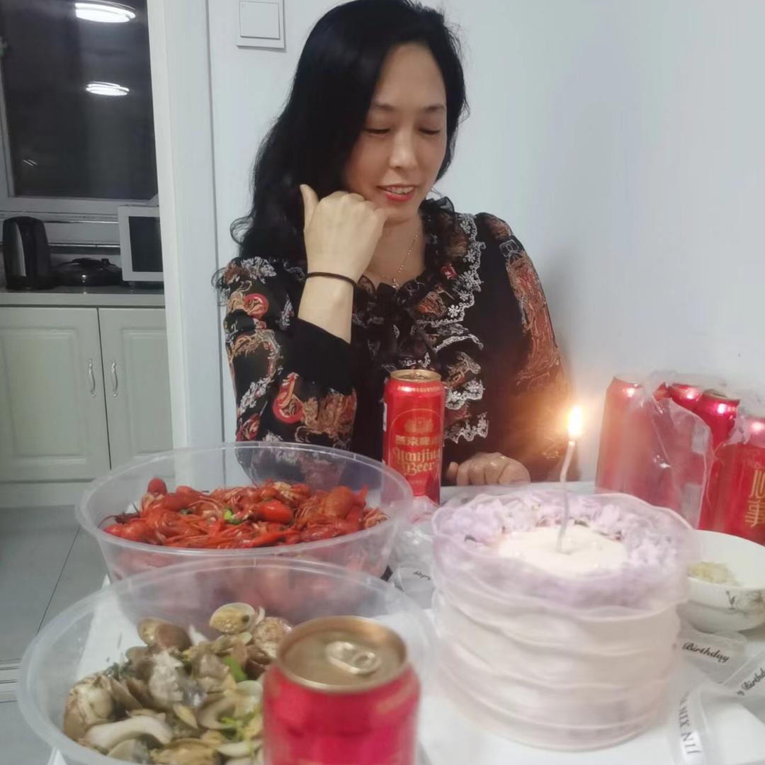 明媚
