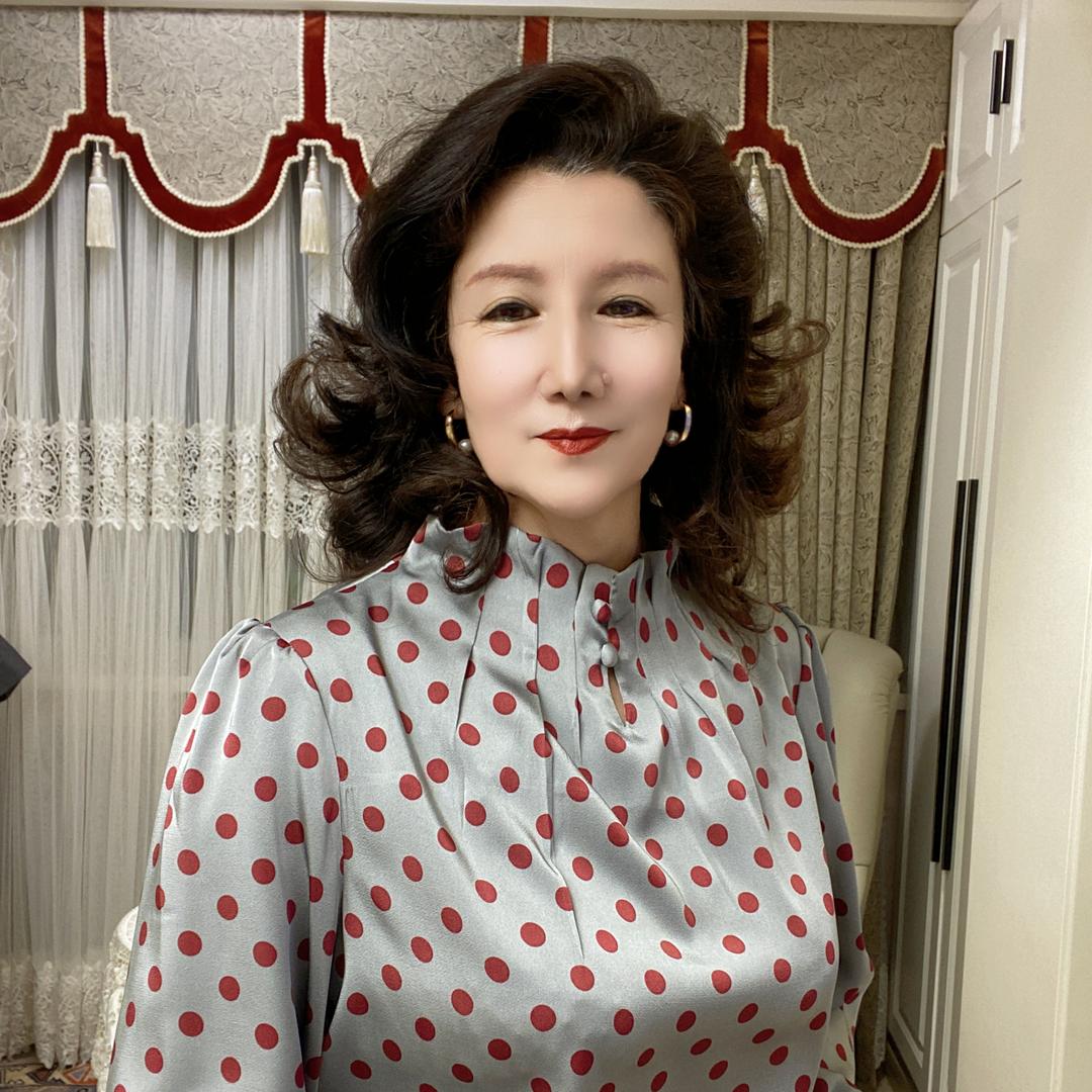 天山区中桥三巷孔雀服饰店的小店个体店