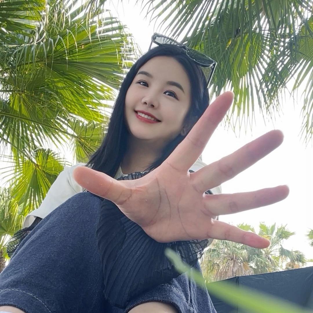 🌻向阳而生🌻