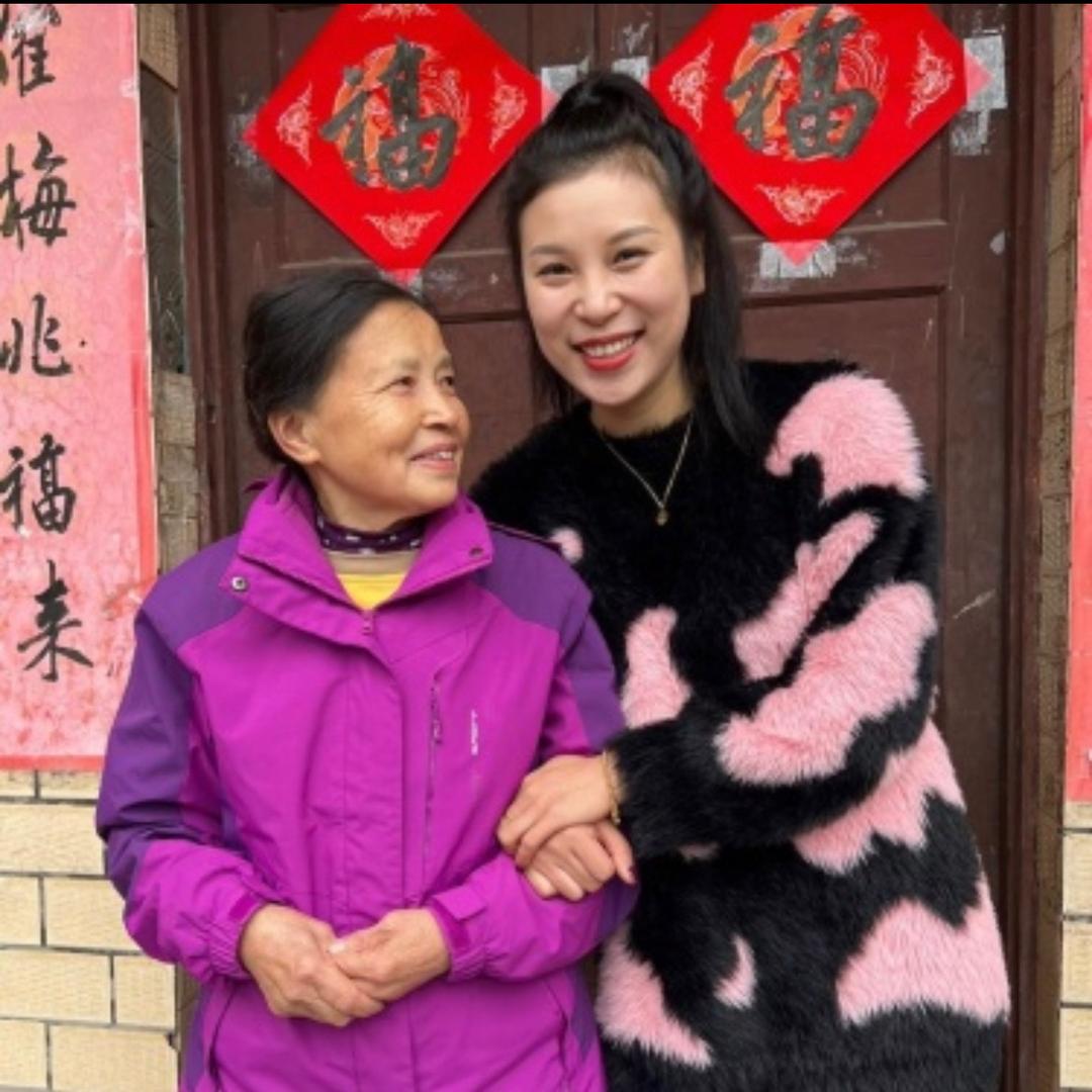 小莲和婆婆
