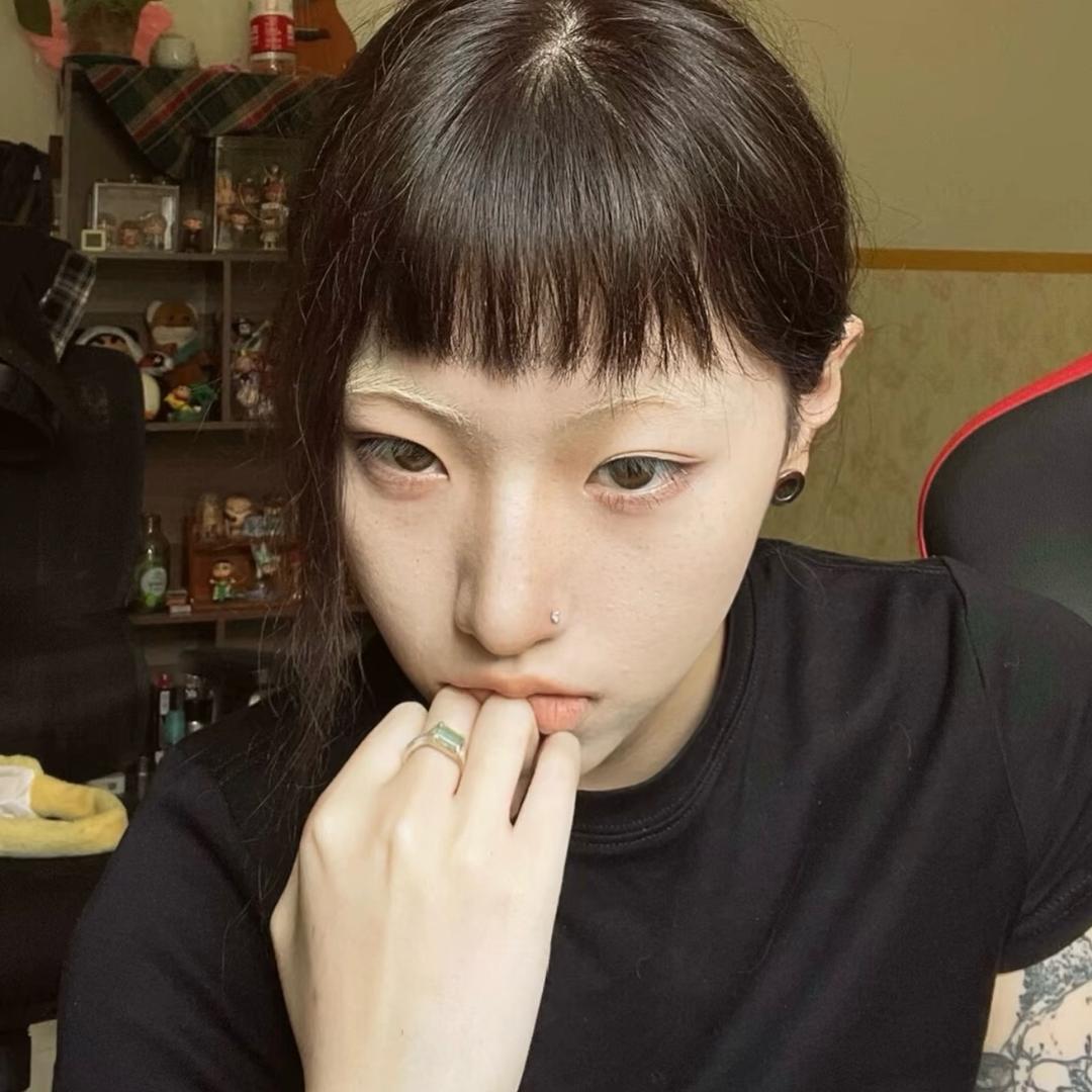 小佳琪^