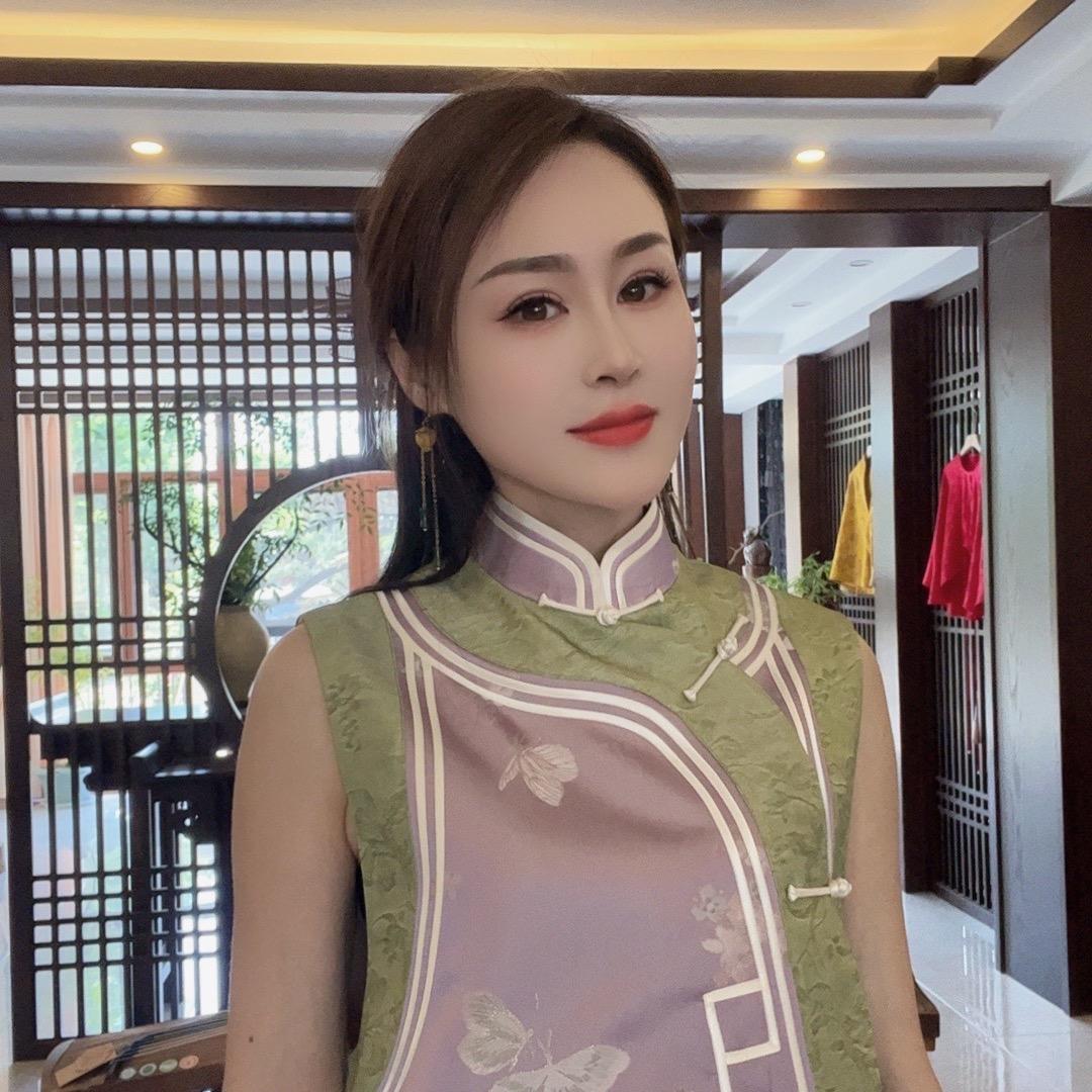 紫金夫人服饰
