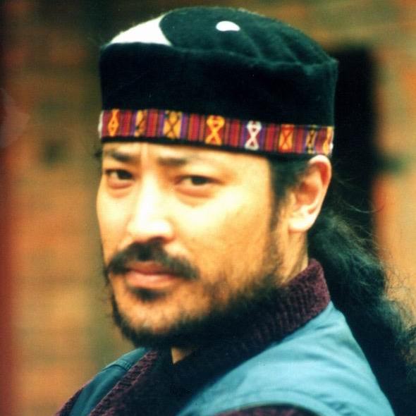 哇 那个人好帅