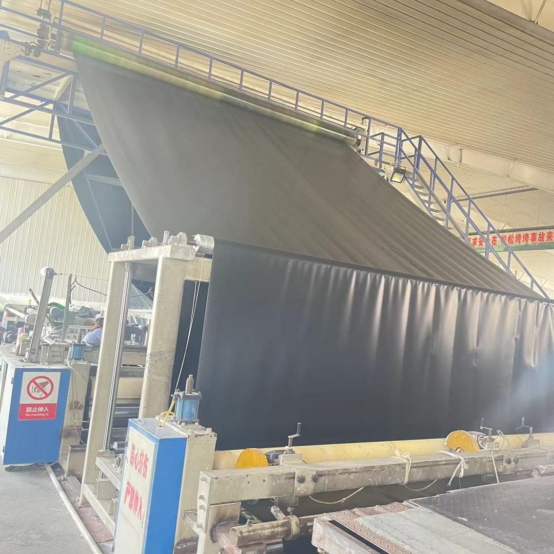 水泥毯、防渗土工膜厂家直销