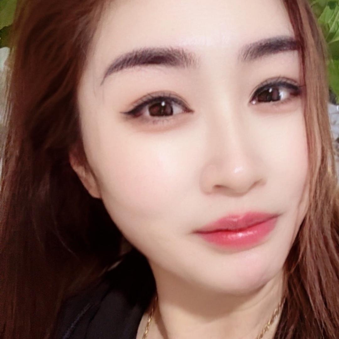 幸 福的女人